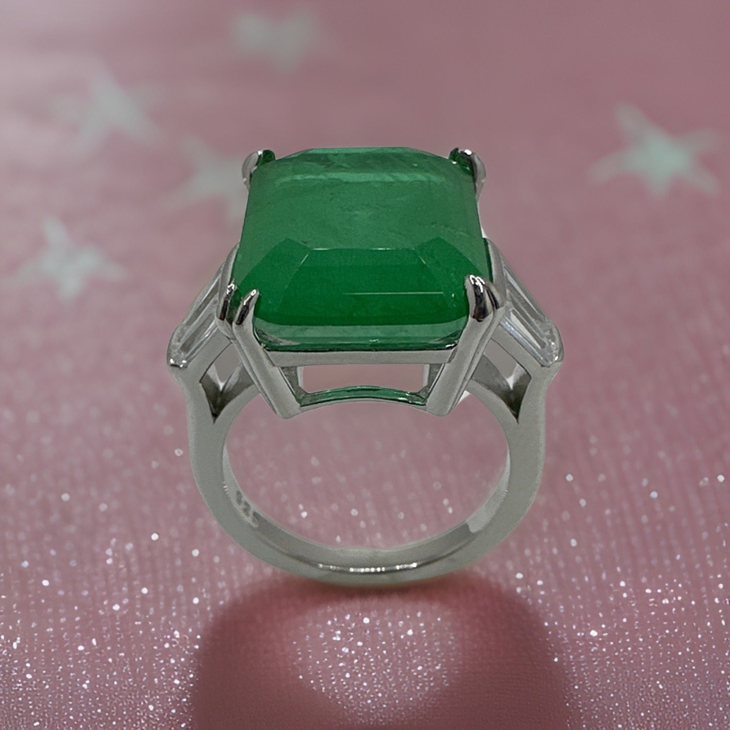 Elegant and Dazzling 925 Sterling Silver Ring with Green Zircon Stone