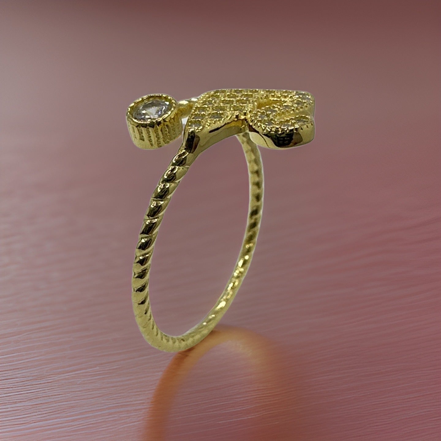 Elegant Swan Design White Zirconia Silver Ring