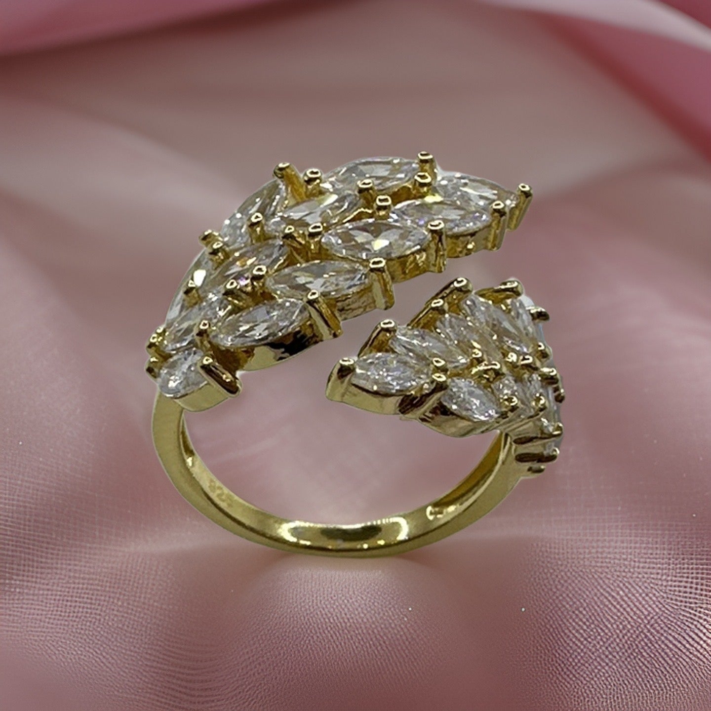Dazzling Multiple Stone Zircon Ring in 925 Sterling Silver